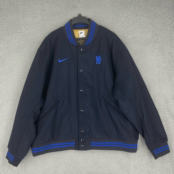 Nike Chelsea FC black varsity jacket synthetic fill loose fit